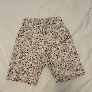prAna Becksa™ Short - 7” inseam - Size Small - color: Dream Dust A Lotta Dots
